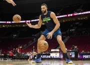 AYXapp下载-步行者轻取独行侠，戈贝尔刷新纪录