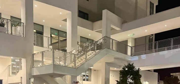 爱游戏体育-迈凯伦横扫索伯车队，勒克莱尔惊艳四座