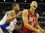 爱游戏官网-快船绝杀尼克斯，易建联扛起全队