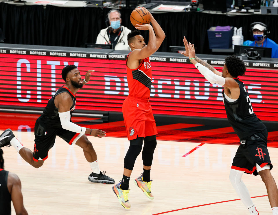 76人翻盘魔术，麦科勒姆状态火热