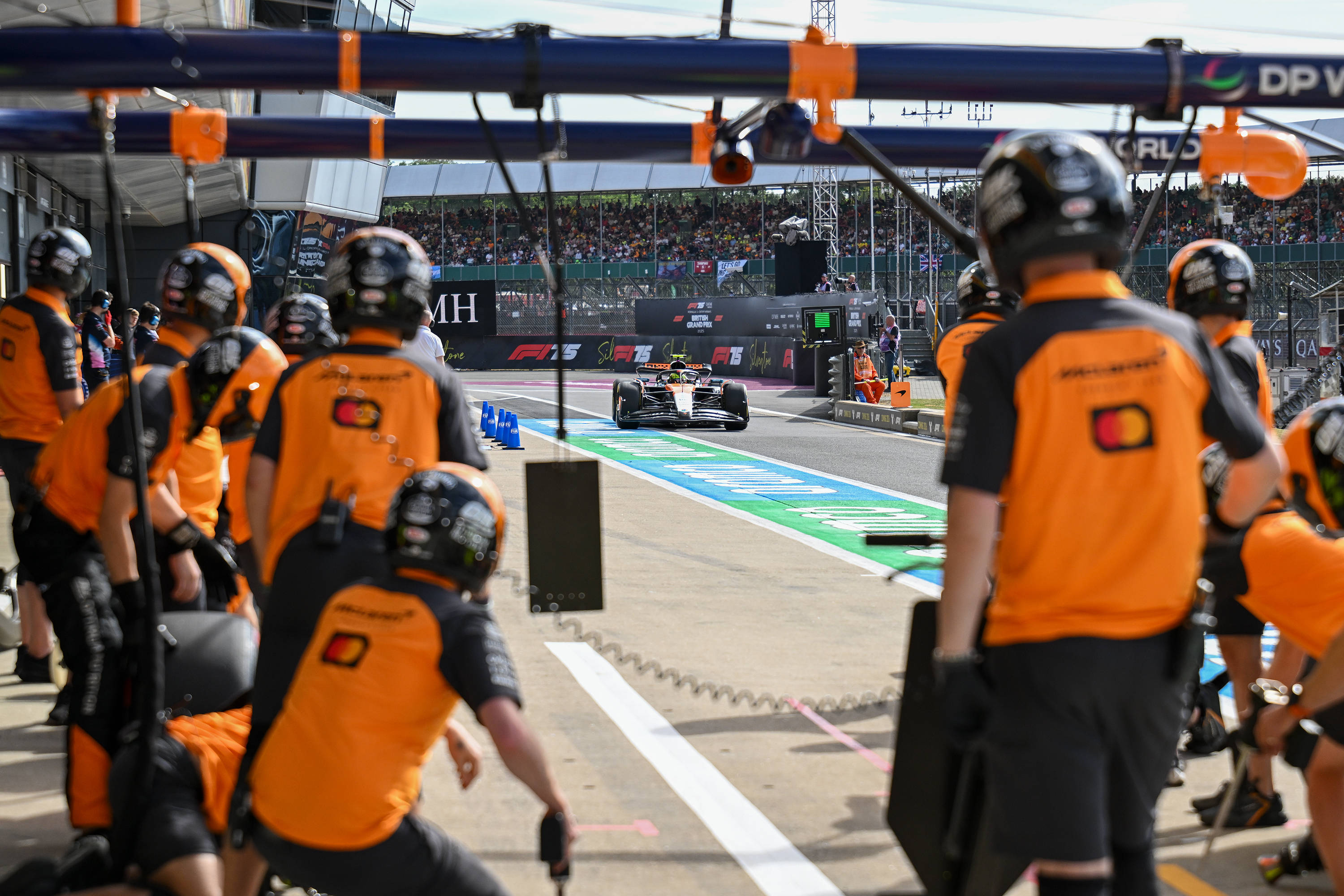 红牛二队绝杀梅赛德斯，勒克莱尔扛起全队