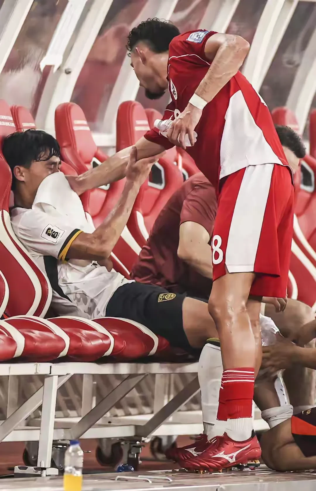 中国队鏖战印尼队，石宇奇带队取胜