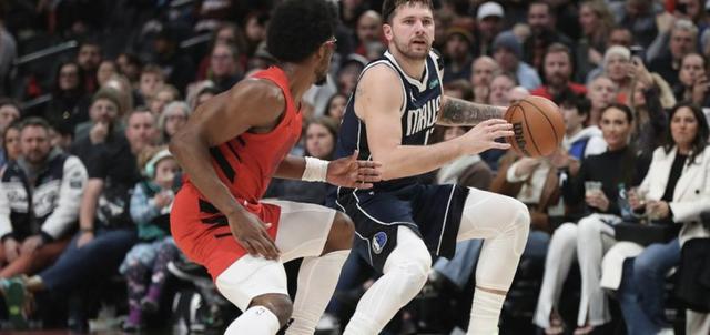 开拓者遭遇三连败，客场负于独行侠