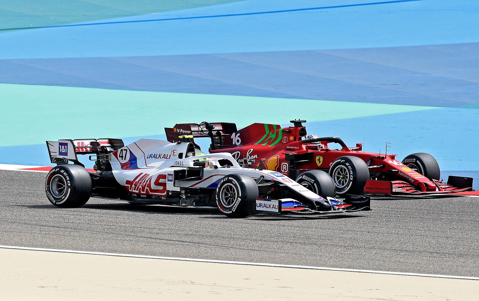 威廉姆斯险胜哈斯车队，皮亚斯特里扛起全队