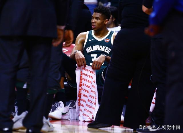 雄鹿队核心球员受伤成疑眼下尚未清楚