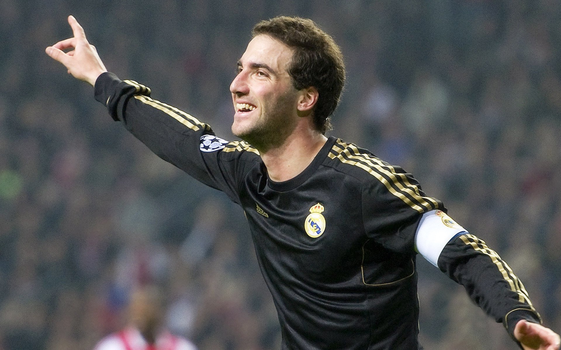 绿茵奇迹，爱尔兰踏平那不勒斯，阿克关键回合不手软